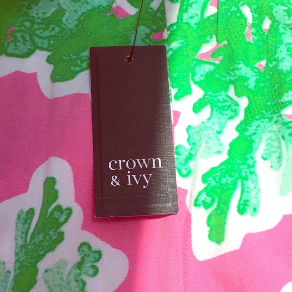 ♥️NWT Crown and Ivy Blouse size Small - Picture 9 of 12